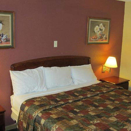 First Western Inn - Fairmont City Esterno foto