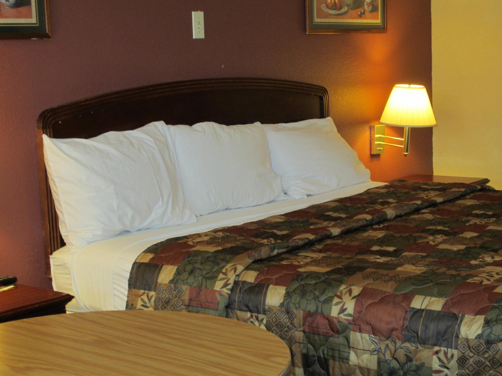First Western Inn - Fairmont City Esterno foto