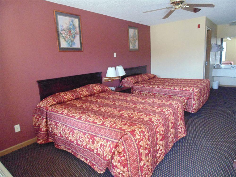 First Western Inn - Fairmont City Esterno foto