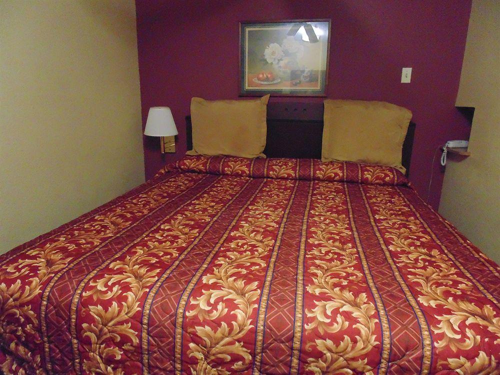 First Western Inn - Fairmont City Esterno foto