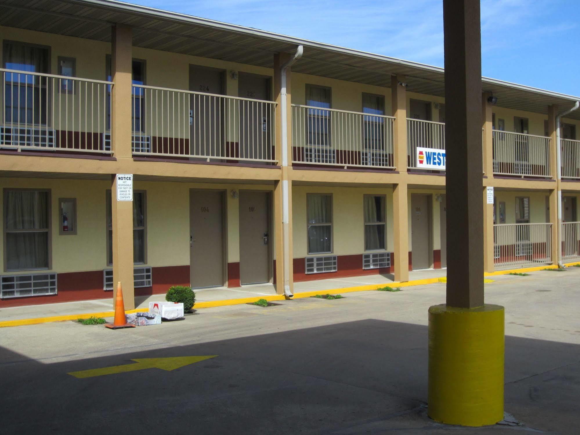 First Western Inn - Fairmont City Esterno foto
