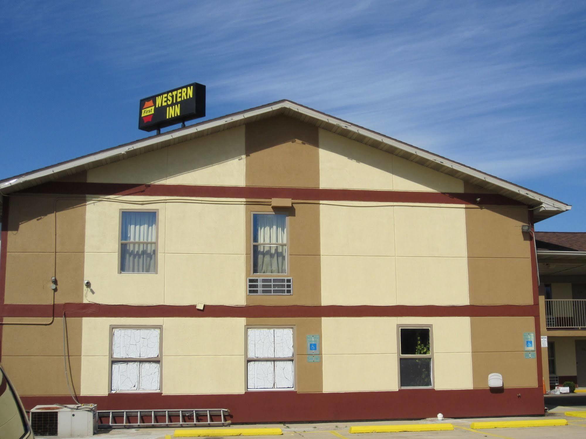 First Western Inn - Fairmont City Esterno foto