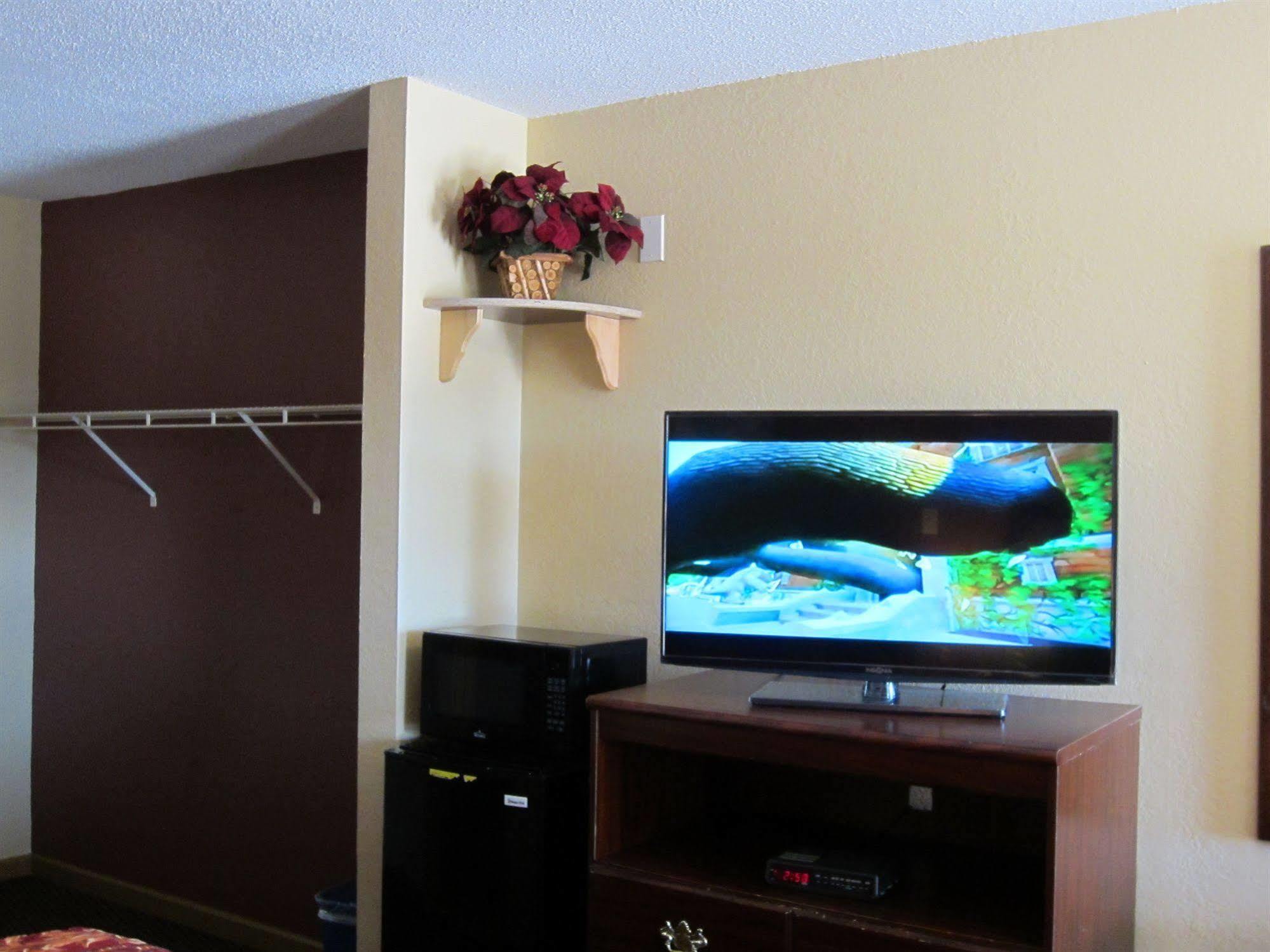 First Western Inn - Fairmont City Esterno foto