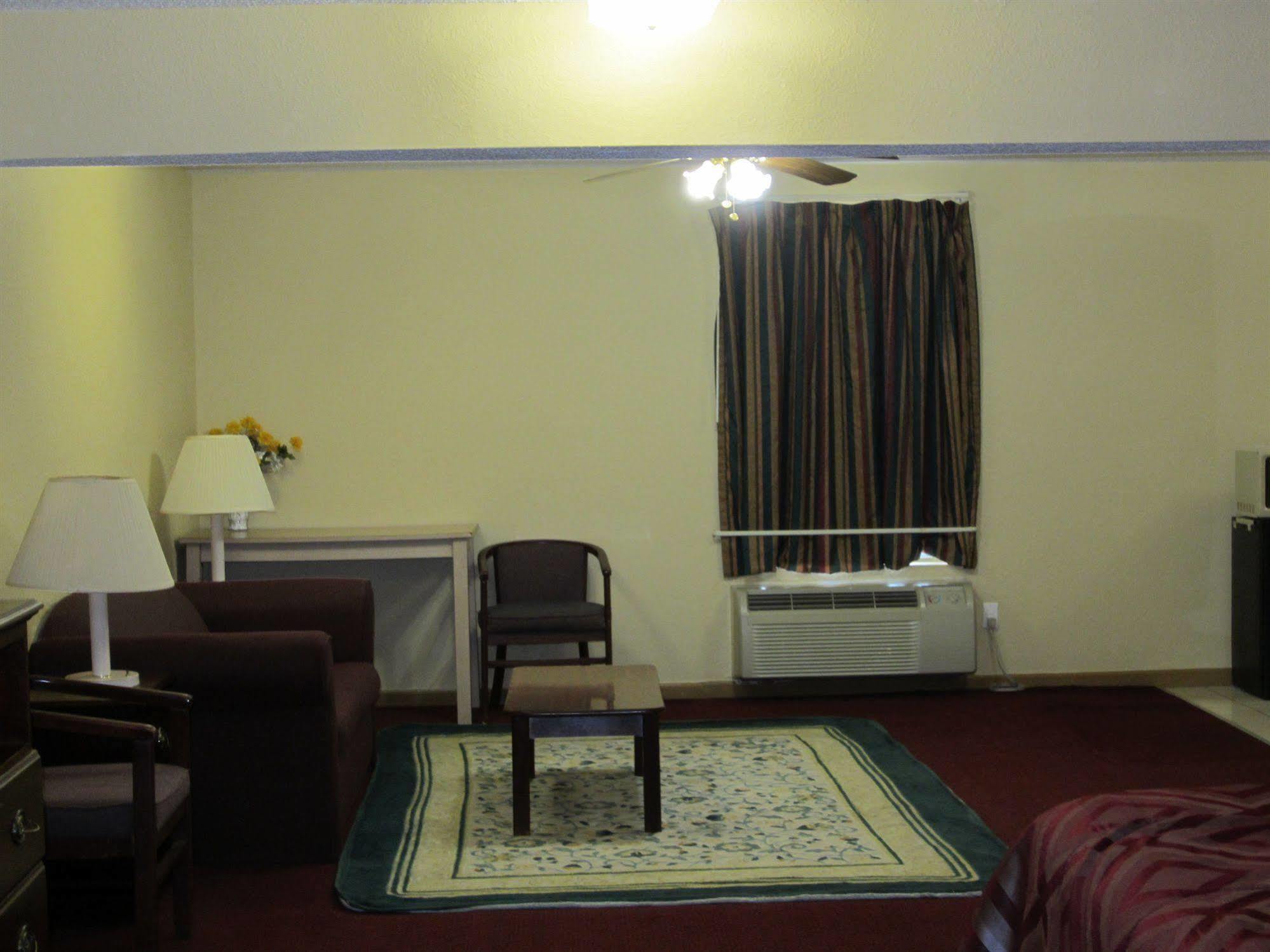 First Western Inn - Fairmont City Esterno foto