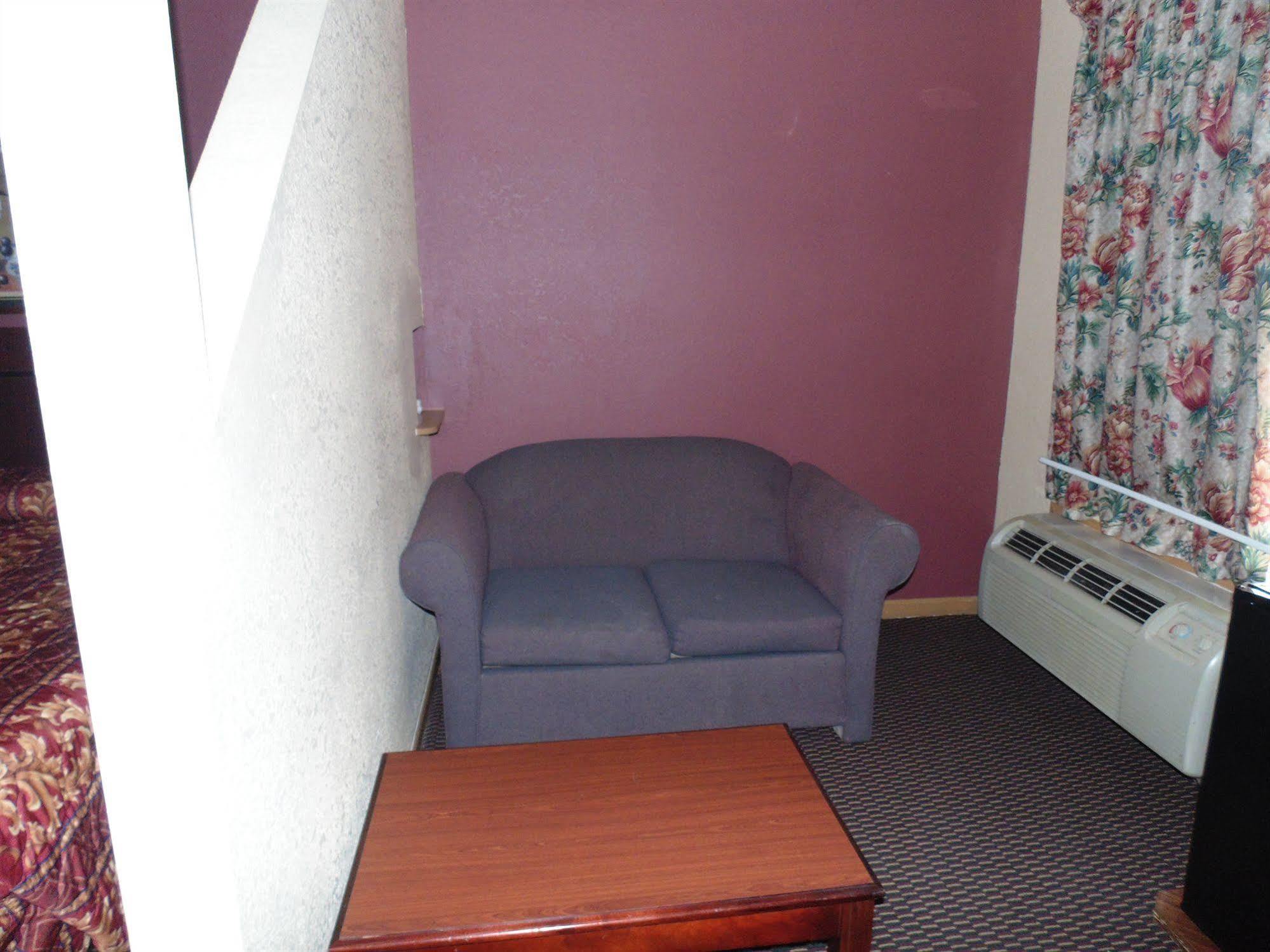 First Western Inn - Fairmont City Esterno foto
