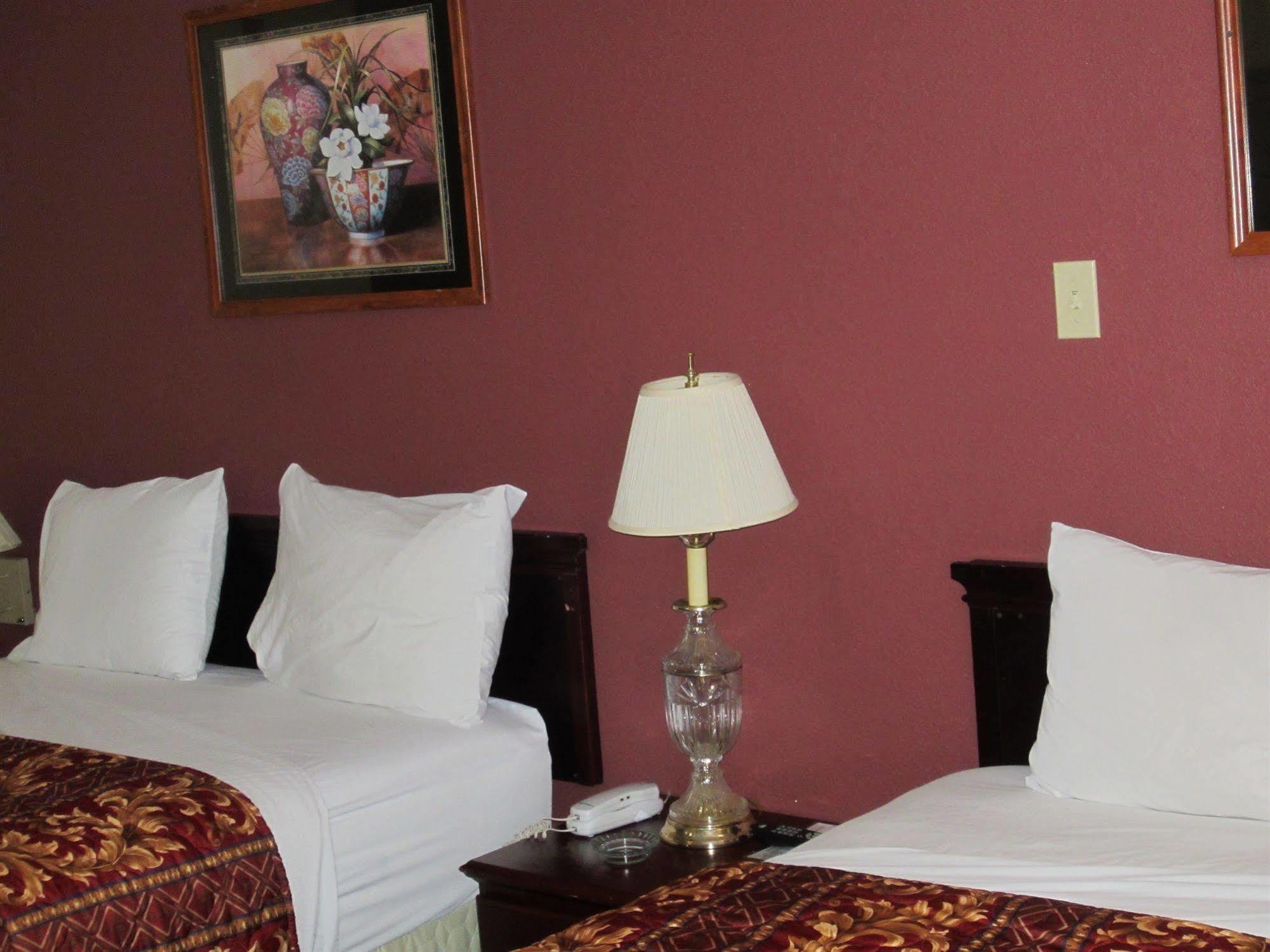 First Western Inn - Fairmont City Esterno foto